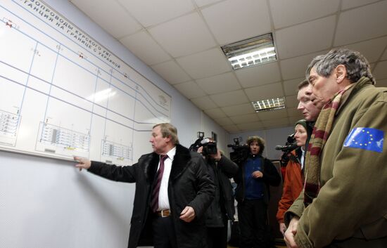 Foreign observers at Sudzha gas-measuring station