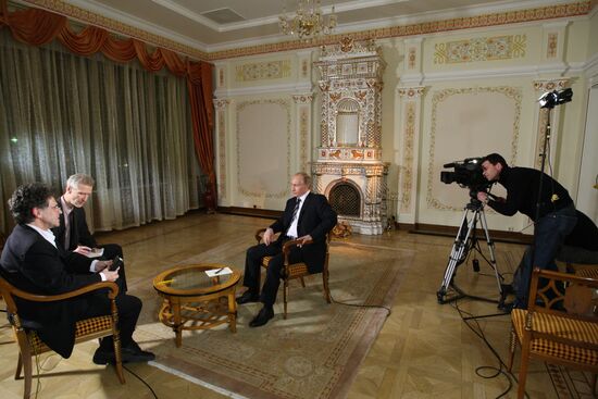 Vladimir Putin giving interview to German ARD TV broadcaster
