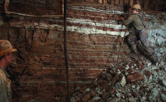 Building a new Moscow metro station, "Dostoyevskaya"