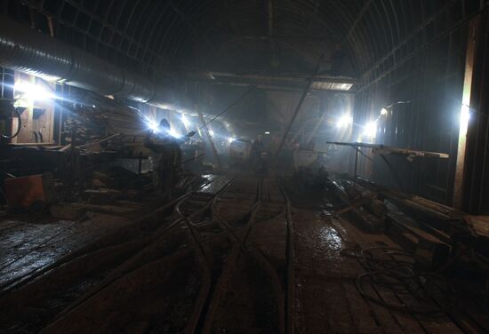 Building a new Moscow metro station, "Dostoyevskaya"