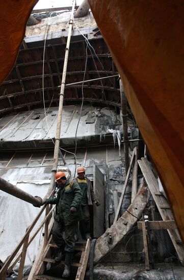 Building a new Moscow metro station, "Dostoyevskaya"