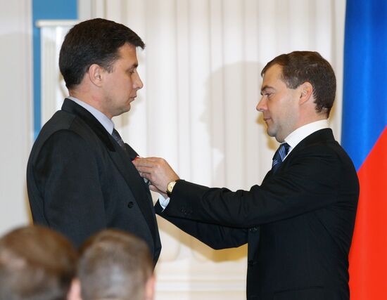 President Dmitry Medvedev presents state awards