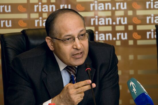 News conference by Izzat Saad and Afif Safieh