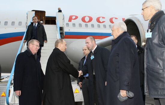 Vladimir Putin arrives in Davos