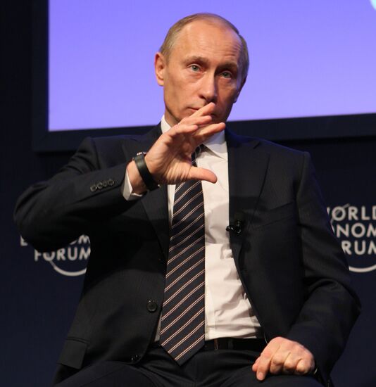 Vladimir Putin meets with top businessmen