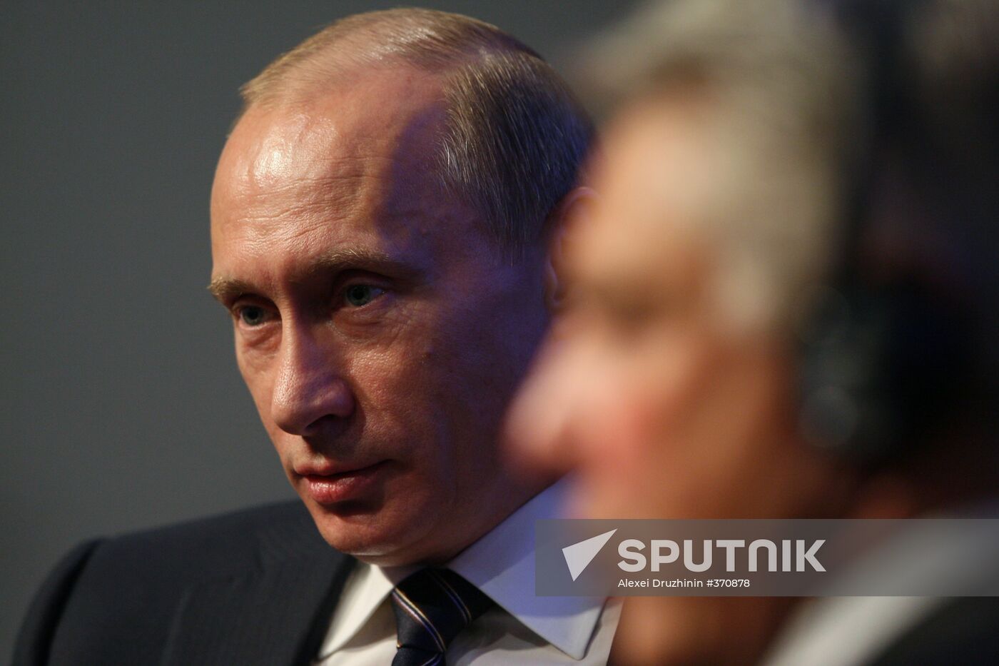 Vladimir Putin meets with top businessmen