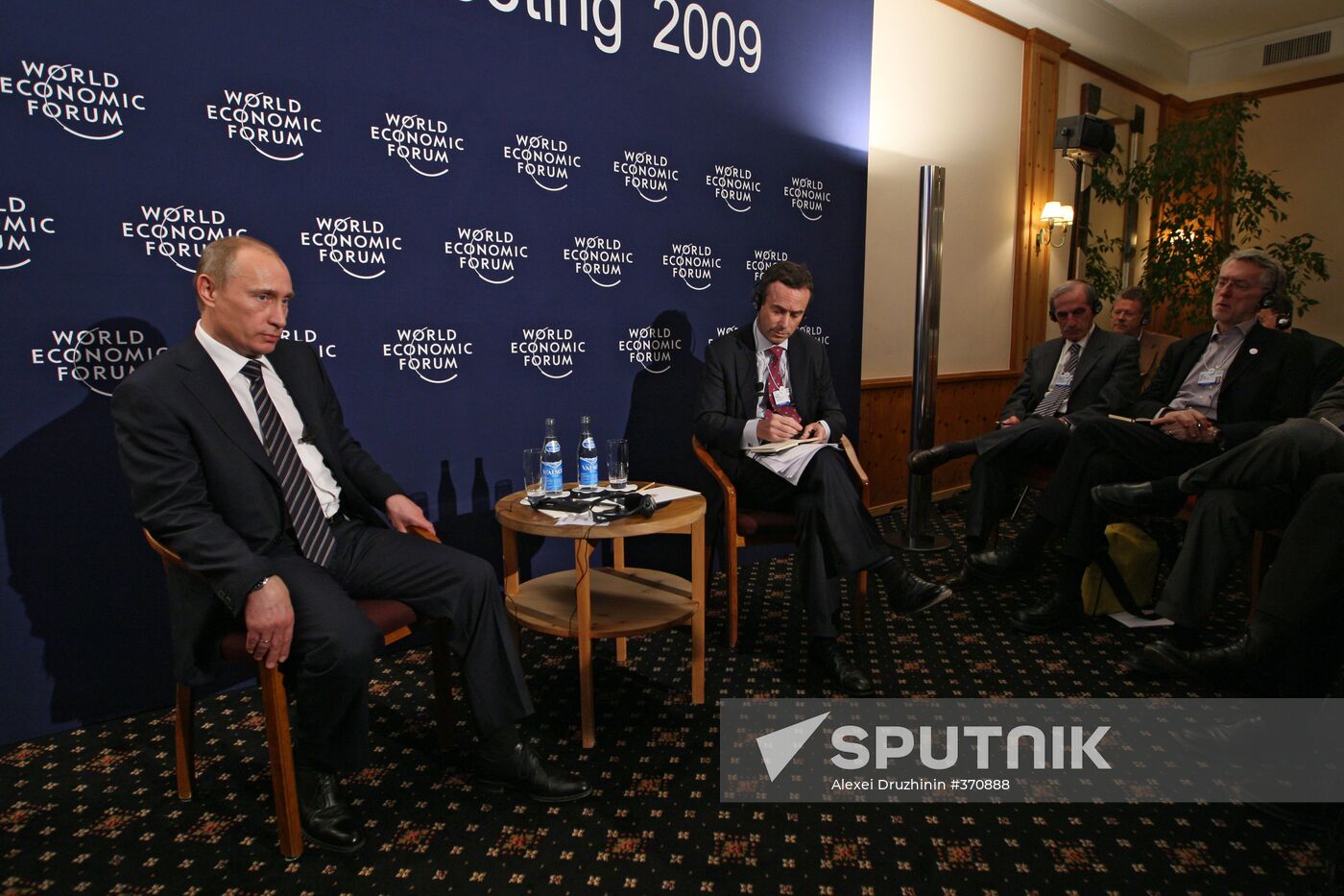 Vladimir Putin meets with Media Council people