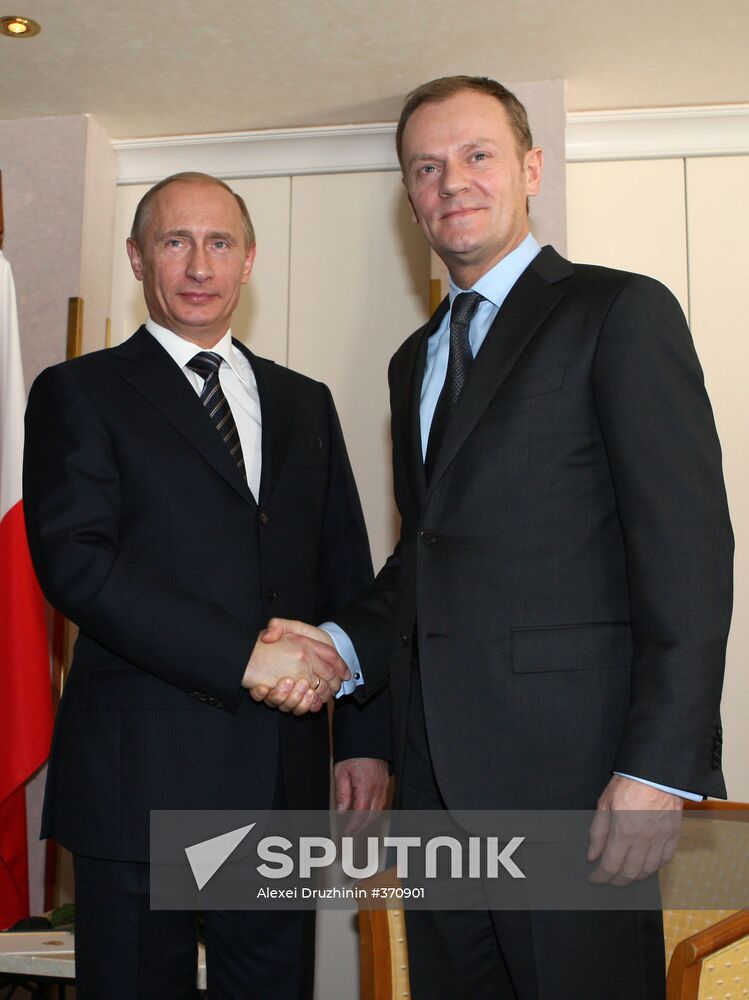 Russian prime minister meets with his Polish counterpart