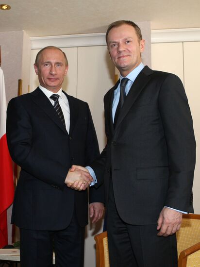 Russian prime minister meets with his Polish counterpart