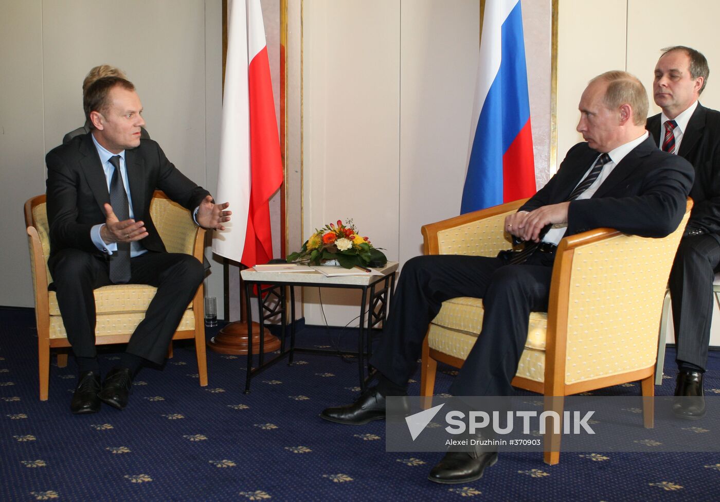 Russian prime minister meets with his Polish counterpart