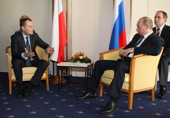 Russian prime minister meets with his Polish counterpart