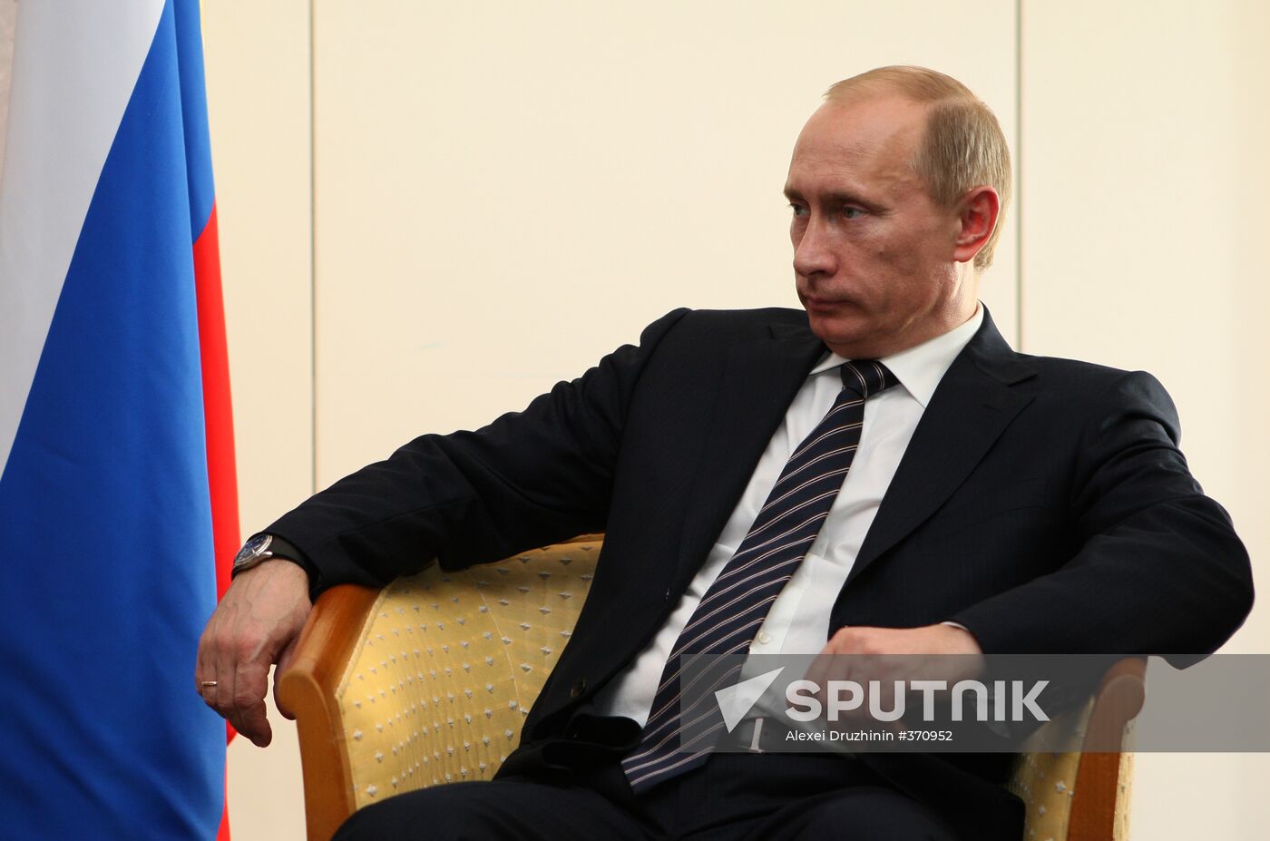 Vladimir Putin meets with Shimon Peres