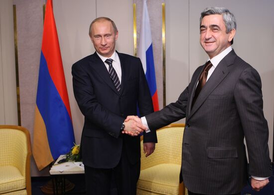 Vladimitr Putin meets with Serge Sargsyan