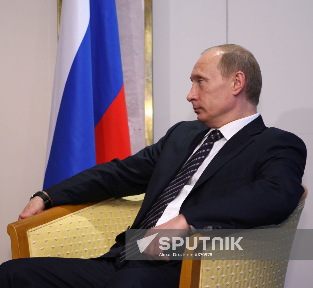 Vladimir Putin meets with Serge Sargsyan