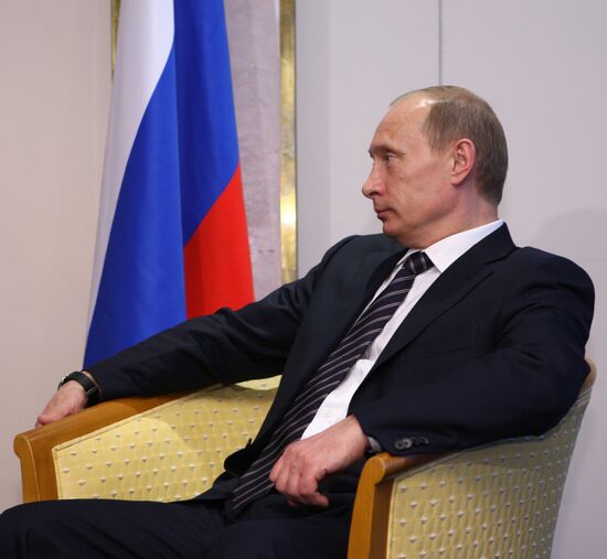 Vladimir Putin meets with Serge Sargsyan