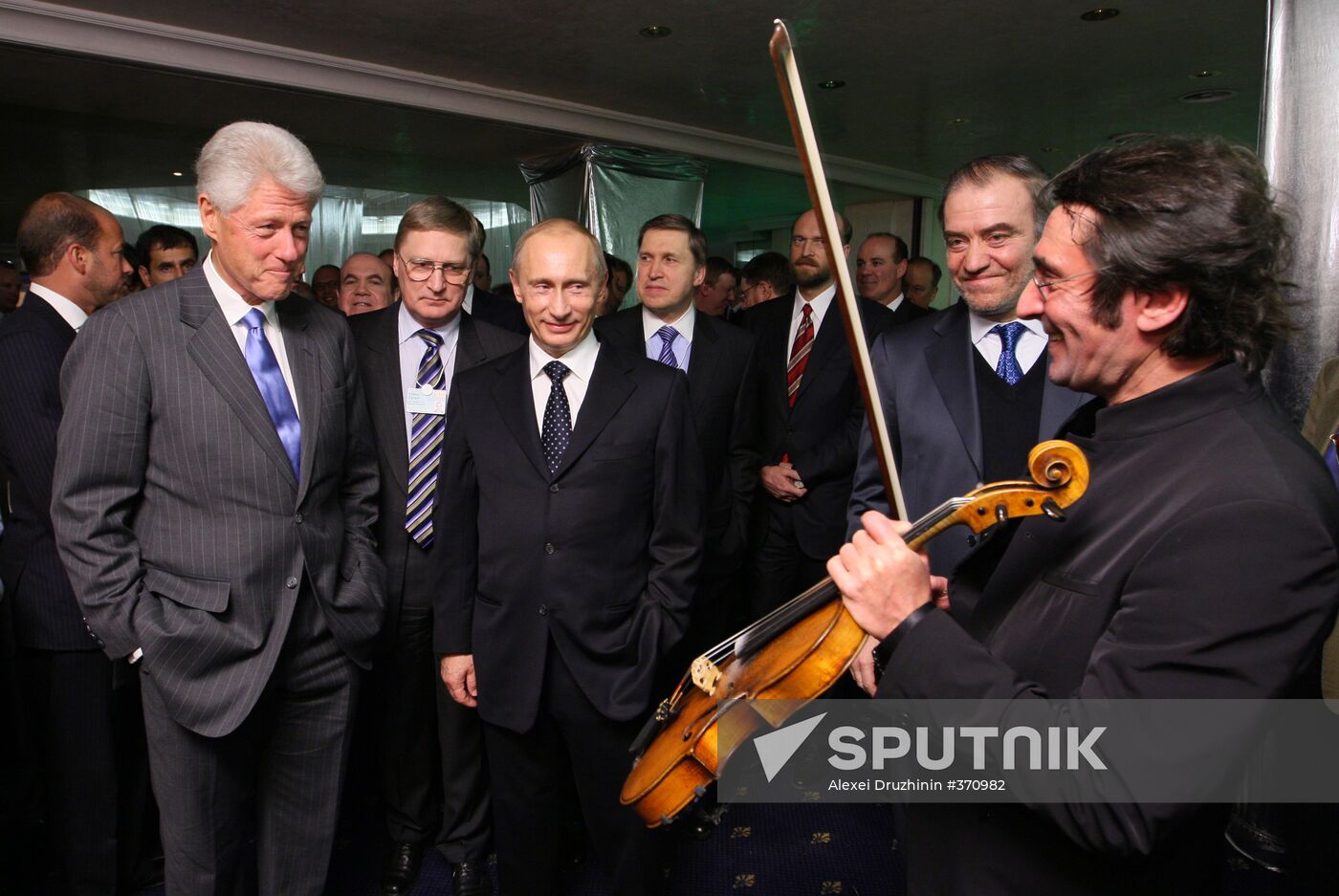 Vladimir Putin, Bill Clinton