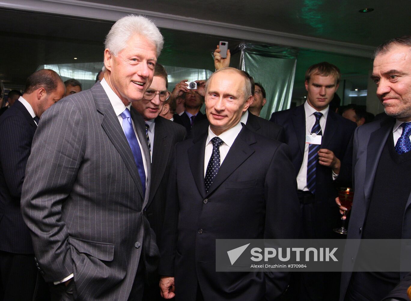 Vladimir Putin, Bill Clinton