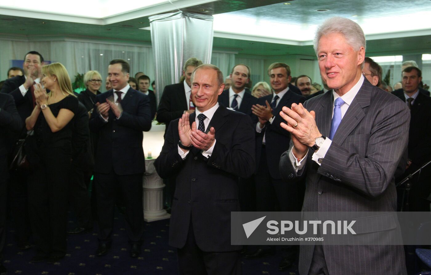 Vladimir Putin, Bill Clinton