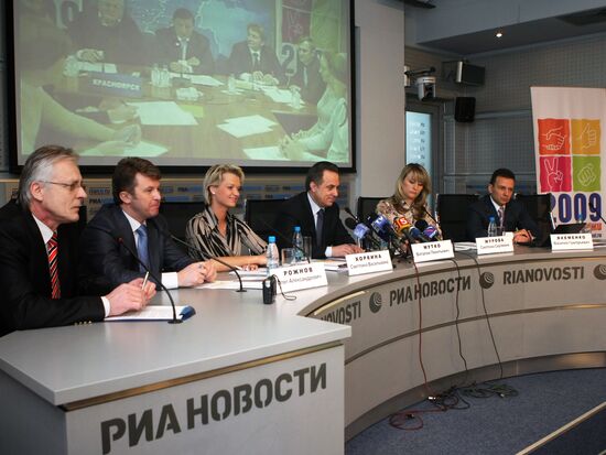 News conference on 2009 Year of Youth