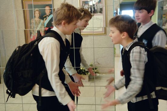 School with advanced study of foreign languages