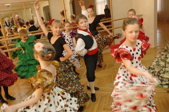 School with advanced study of foreign languages