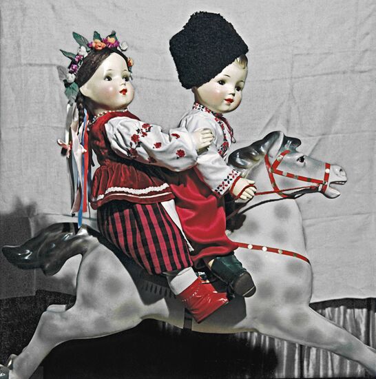 Dolls in Ukrainian national costumes