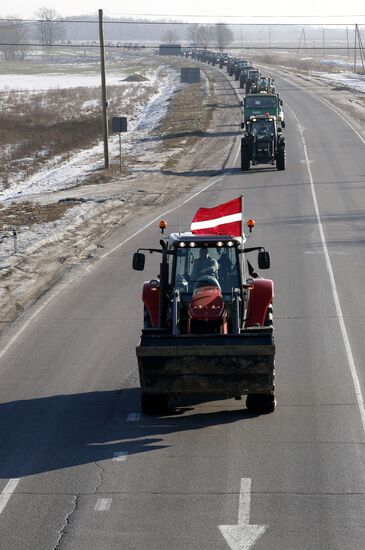Latvian farmers protest over falling incomes