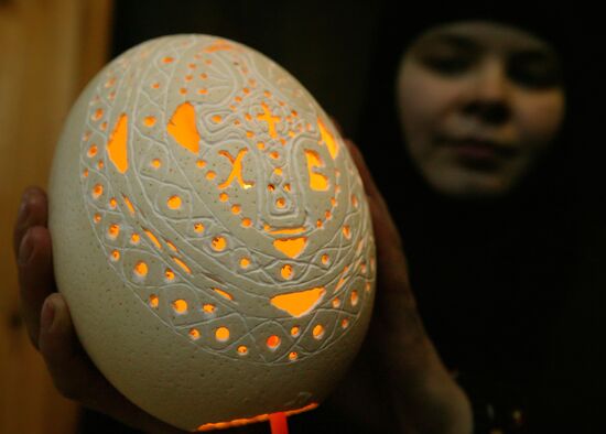 Nuns breeding ostriches