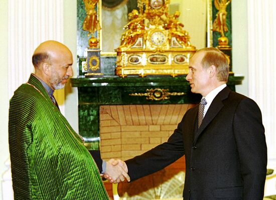 Vladimir Putin, Hamid Karzai