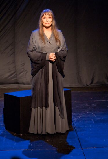 Pre-premiere show of Marina Vladi's monoplay