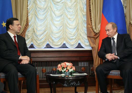 Vladimir Putin meets with José Manuel Barroso