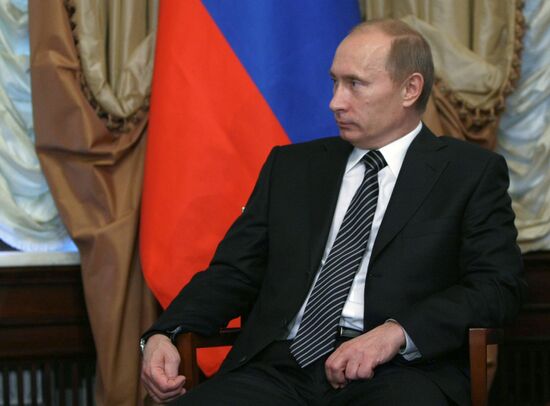 Vladimir Putin meets with José Manuel Barroso