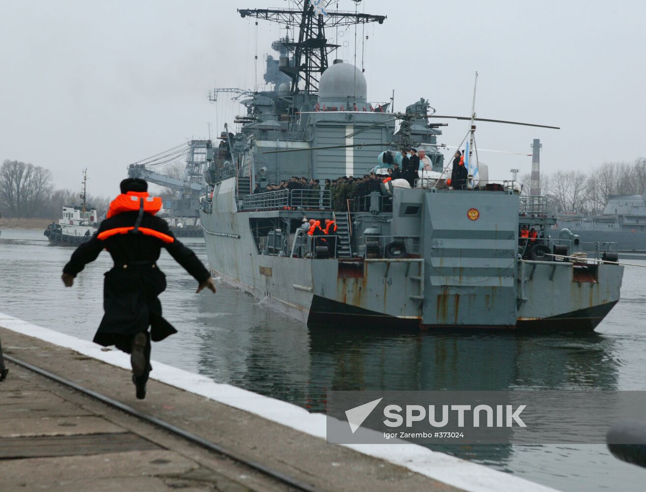 Neustrashimy returns to Baltiysk after duty off Somalia