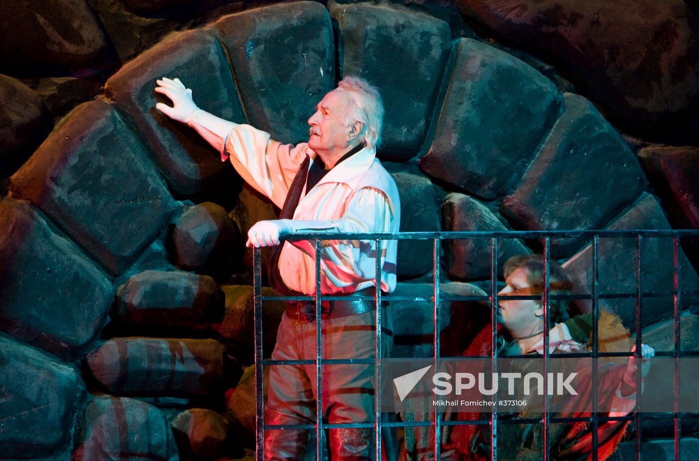 Vladimir Zeldin stars in the play "Man From La Mancha"