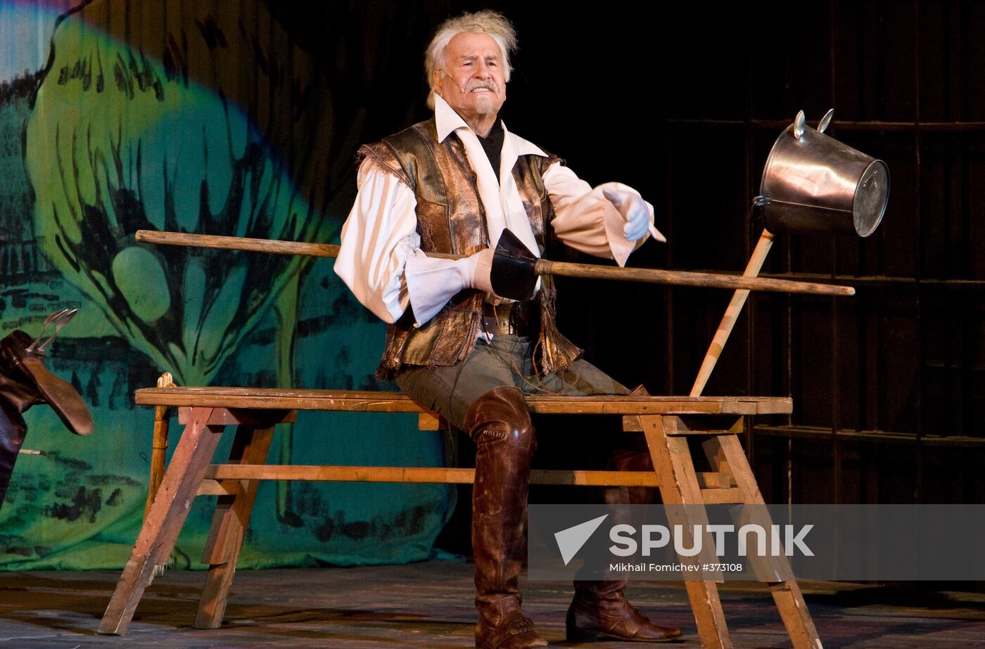 Vladimir Zeldin stars in the play "Man From La Mancha"