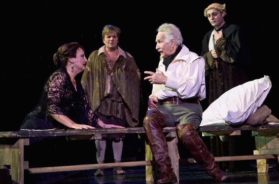 Vladimir Zeldin stars in the play "Man From La Mancha"
