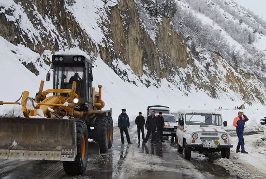 Avalanche danger on Transcaucasian Highway