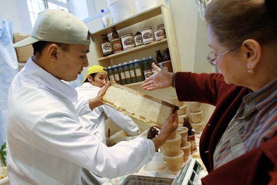 21st All-Russian Honey Fair opens in Moscow