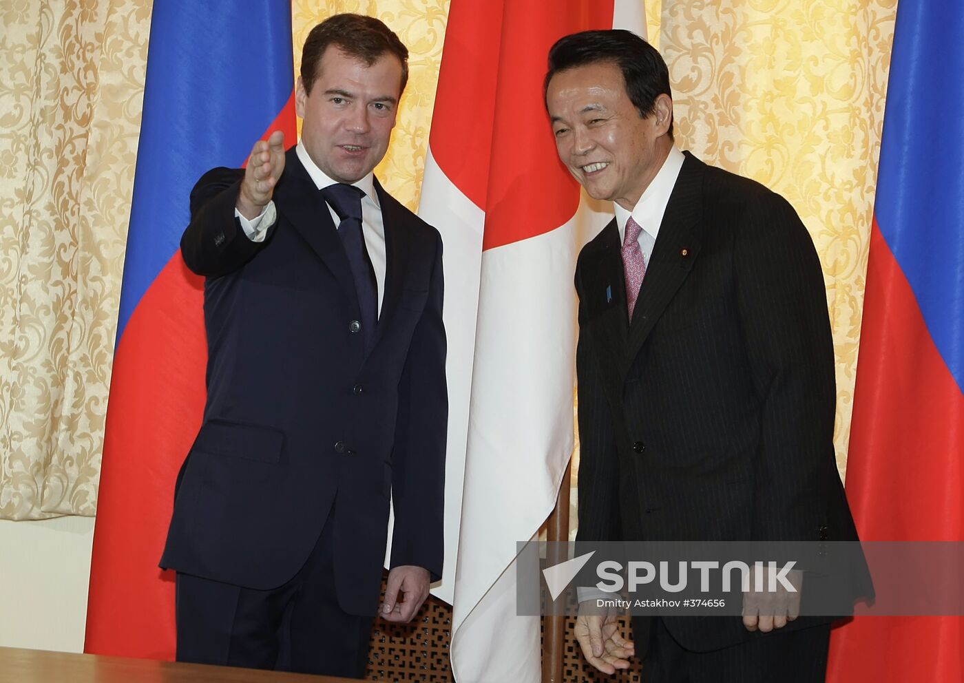 Dmitry Medvedev and Taro Aso in Yuzhno-Sakhalinsk