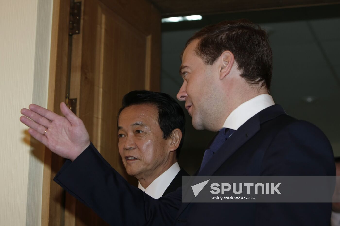 Dmitry Medvedev and Taro Aso in Yuzhno-Sakhalinsk