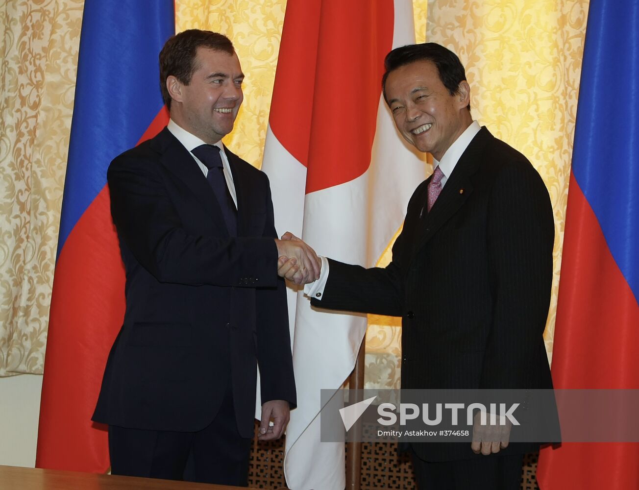 Dmitry Medvedev and Taro Aso in Yuzhno-Sakhalinsk