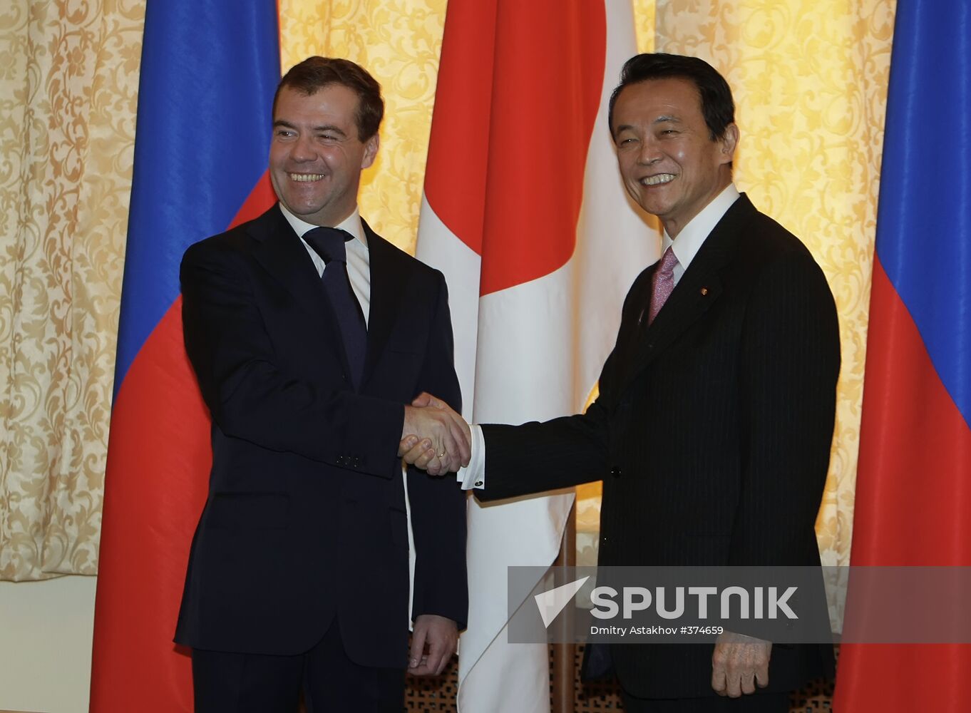 Dmitry Medvedev and Taro Aso in Yuzhno-Sakhalinsk