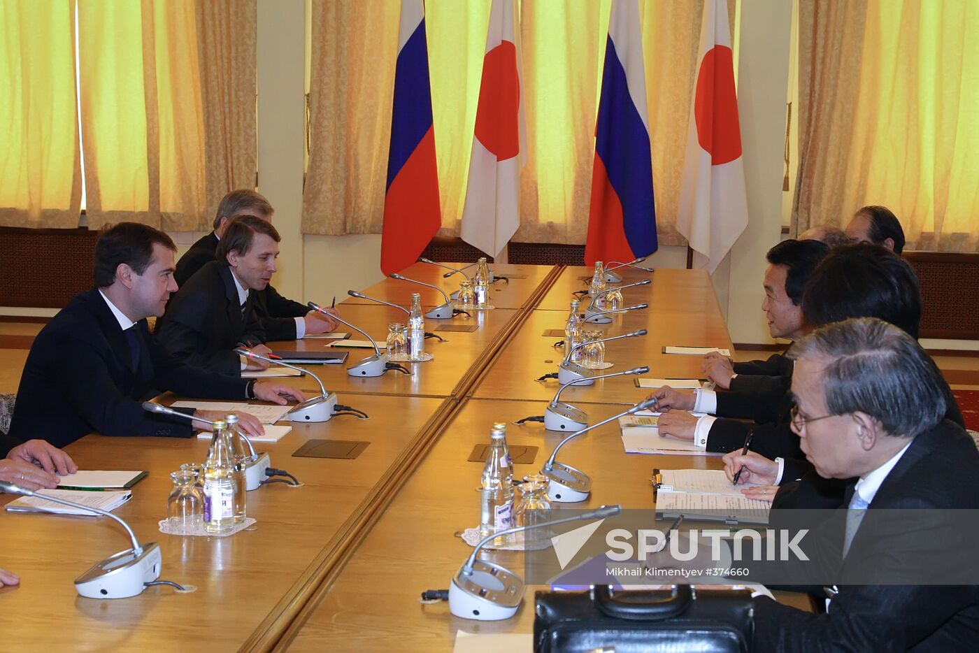 Dmitry Medvedev and Taro Aso in Yuzhno-Sakhalinsk