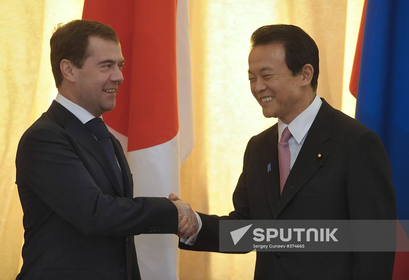Dmitry Medvedev and Taro Aso in Yuzhno-Sakhalinsk