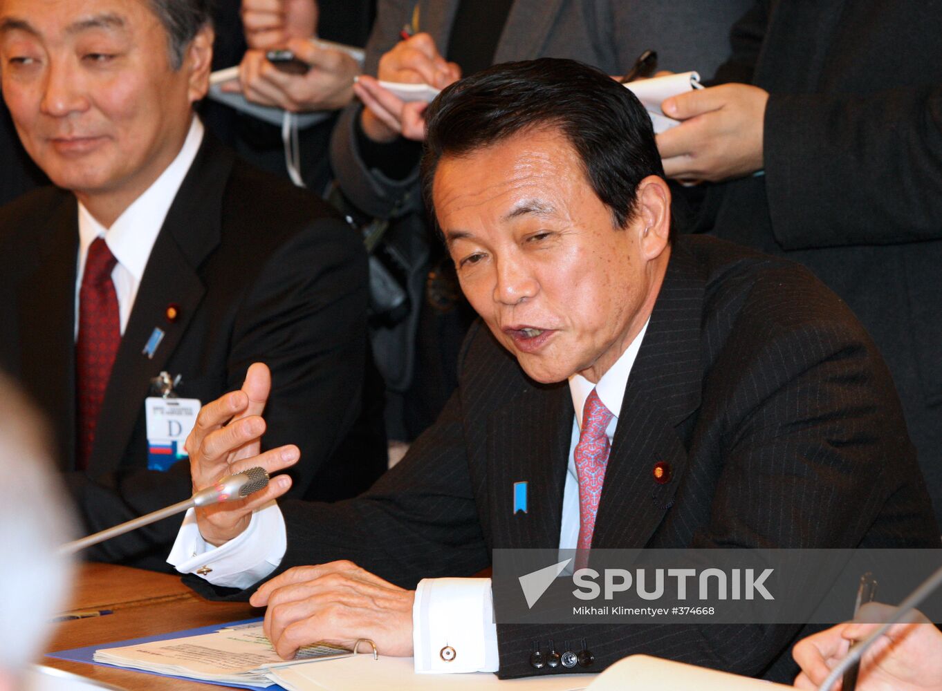 Taro Aso in Yuzhno-Sakhalinsk