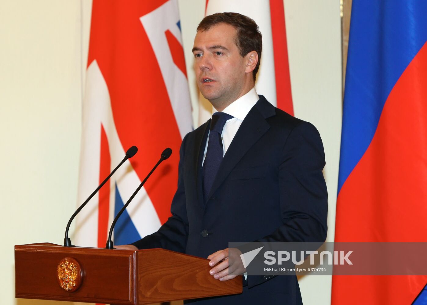 Dmitry Medvedev meets with business leaders in Sakhalin Region