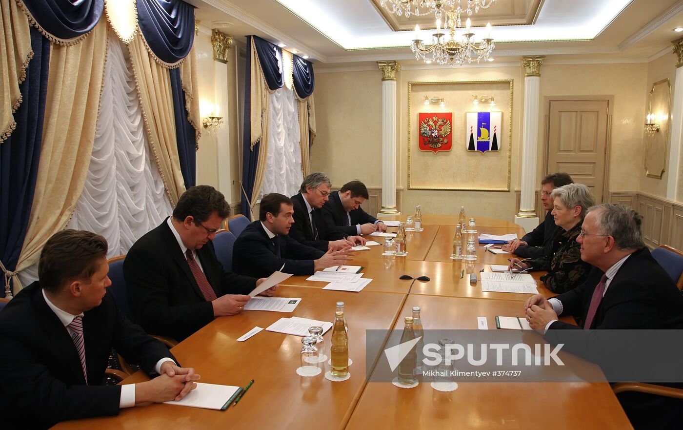 Dmitry Medvedev and Maria van der Hoeven meet in Sakhalin Region