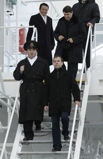 Dmitry Medvedev examined Grand Aniva tanker