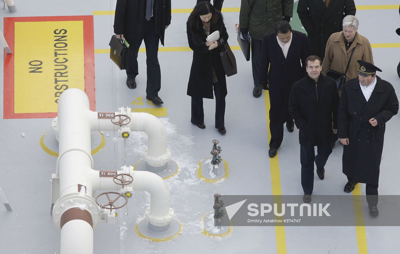 Dmitry Medvedev examined Grand Aniva tanker