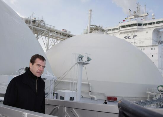 Dmitry Medvedev examined Grand Aniva tanker